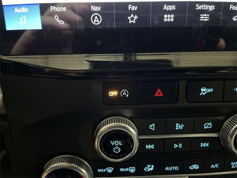 Used 2024 Ford Expedition XLT image 34