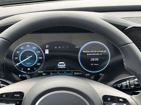 New 2025 Hyundai Elantra Limited image 26