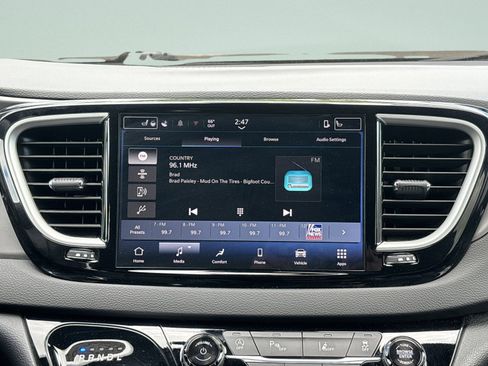Used 2025 Chrysler Pacifica Select FWD image 26