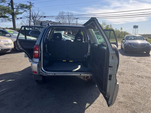 Used 2005 Toyota RAV4 2WD image 22