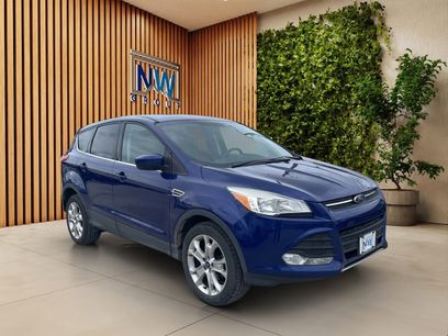 Used 2016 Ford Escape SE w/ SE Cold Weather Package