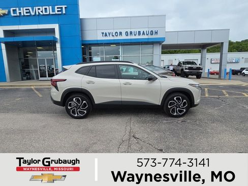 New 2026 Chevrolet Trax RS w/ Sunroof Package FWD image 1