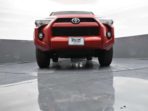 Used 2016 Toyota 4Runner SR5 AWD/4WD image 25