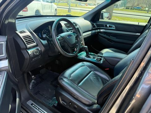 Used 2016 Ford Explorer Sport image 17