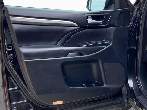 Used 2018 Toyota Highlander SE AWD/4WD image 22