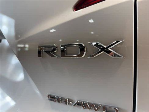 New 2026 Acura RDX SH-AWD image 5