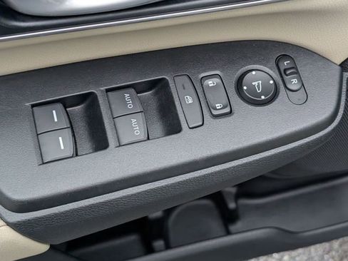 Used 2021 Honda CR-V EX-L image 12