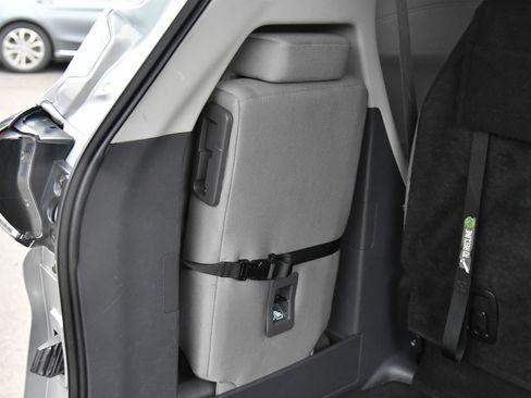 Used 2023 Toyota Sienna LE image 43