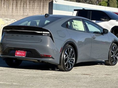 New 2026 Toyota Prius Plug-In Hybrid image 4