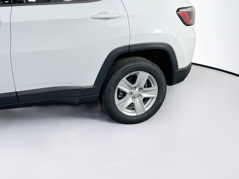 Used 2022 Jeep Compass Latitude w/ Convenience Group AWD/4WD image 28