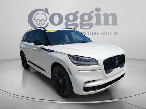 Used 2023 Lincoln Aviator Reserve w/ Equipment Group 201A RWD image 4