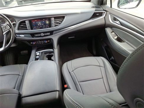 Used 2023 Buick Enclave Essence image 16
