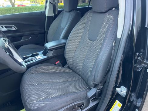 Used 2017 Chevrolet Equinox LT FWD image 14