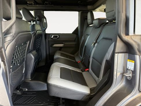 Used 2022 Ford Bronco Black Diamond image 11