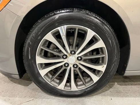 Used 2017 Buick LaCrosse Preferred image 13