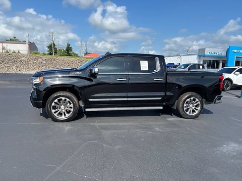 Used 2023 Chevrolet Silverado 1500 High Country w/ Technology Package AWD/4WD image 2
