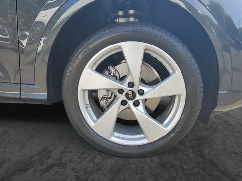 Used 2025 Audi Q5 Premium w/ Premium Plus AWD/4WD image 6