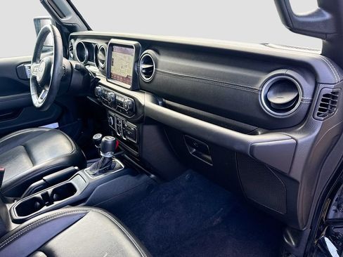 Used 2023 Jeep Wrangler Unlimited Sahara w/ Cold Weather Group AWD/4WD image 34