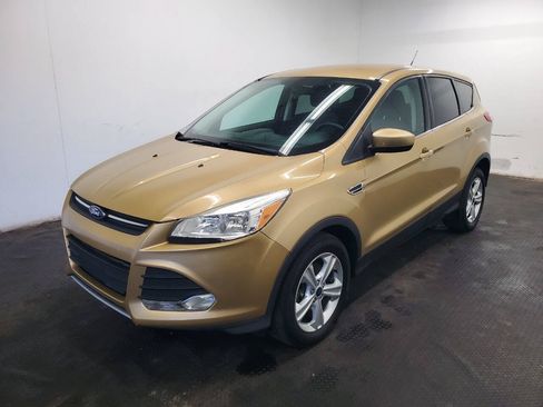 Used 2015 Ford Escape SE AWD/4WD image 1