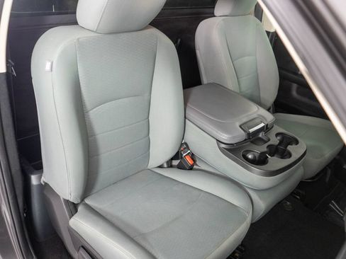 Used 2017 RAM 1500 Tradesman w/ Chrome Appearance Group AWD/4WD image 6
