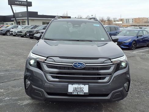 Used 2025 Subaru Forester Premium image 22