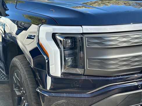 Used 2025 Ford F150 Lightning Lariat AWD/4WD image 9