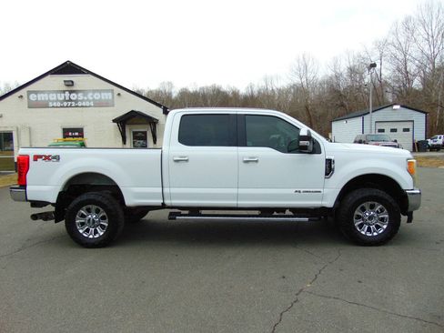 Used 2017 Ford F250 XLT w/ XLT Premium Package image 2