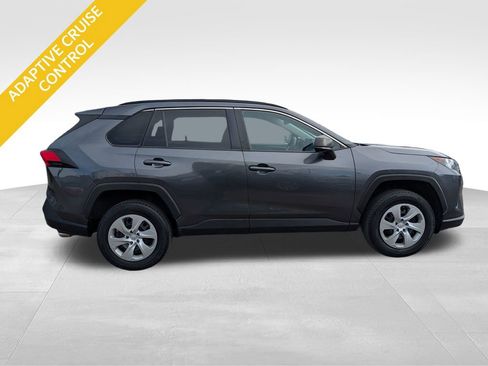 Used 2020 Toyota RAV4 LE image 4