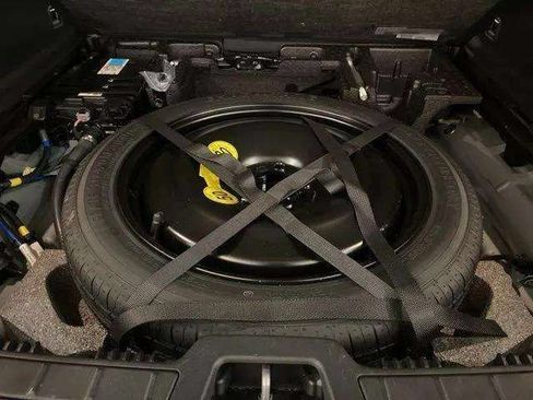 Used 2025 Volvo XC60 B5 Core AWD/4WD image 57