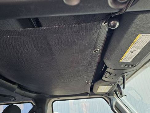 Used 2018 Jeep Wrangler Unlimited Sport AWD/4WD image 37