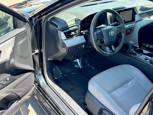 Used 2025 Toyota Camry LE FWD image 8