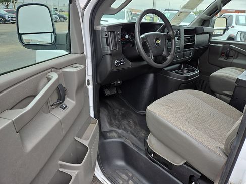 Used 2016 Chevrolet Express 2500 RWD image 11