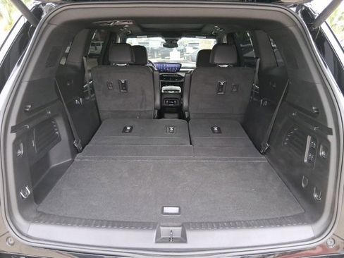 Used 2025 Buick Enclave Sport Touring w/ Power Package image 6