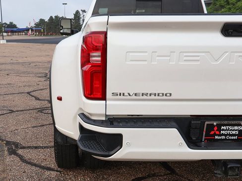 Used 2025 Chevrolet Silverado 3500 High Country w/ Technology Package AWD/4WD image 21