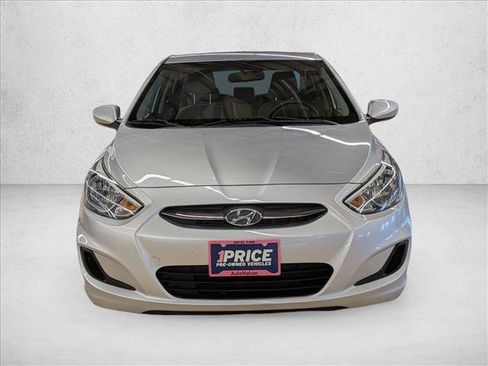 Used 2017 Hyundai Accent SE FWD image 2
