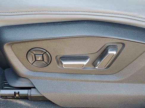 Used 2023 Audi SQ8 Prestige w/ Prestige Package AWD/4WD image 9