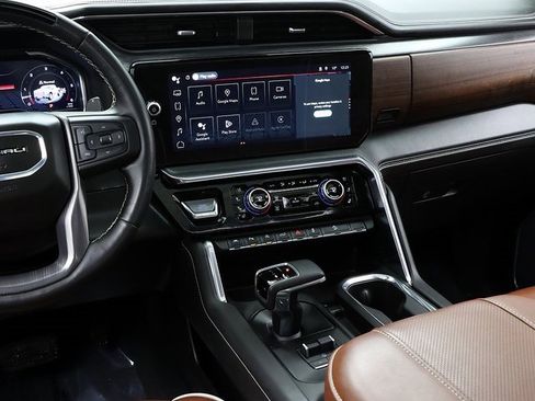 Used 2025 GMC Sierra 1500 Denali Ultimate image 17