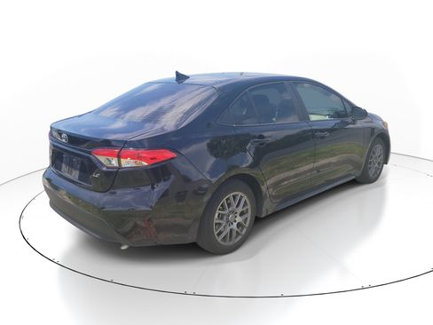 Certified 2024 Toyota Corolla LE FWD image 7