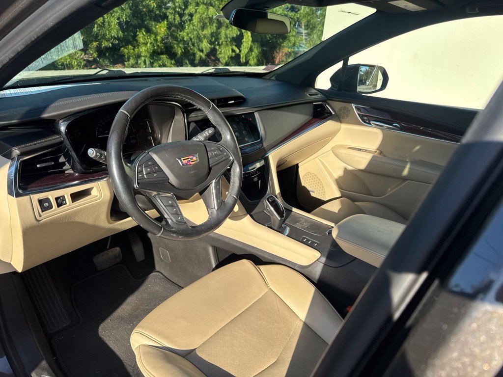 Used 2019 Cadillac XT5 Luxury AWD/4WD image 2