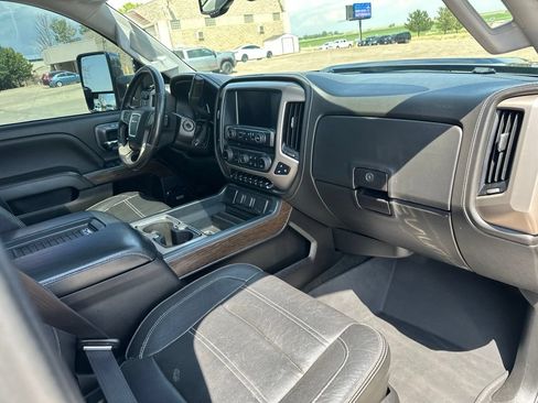 Used 2017 GMC Sierra 2500 Denali AWD/4WD image 28
