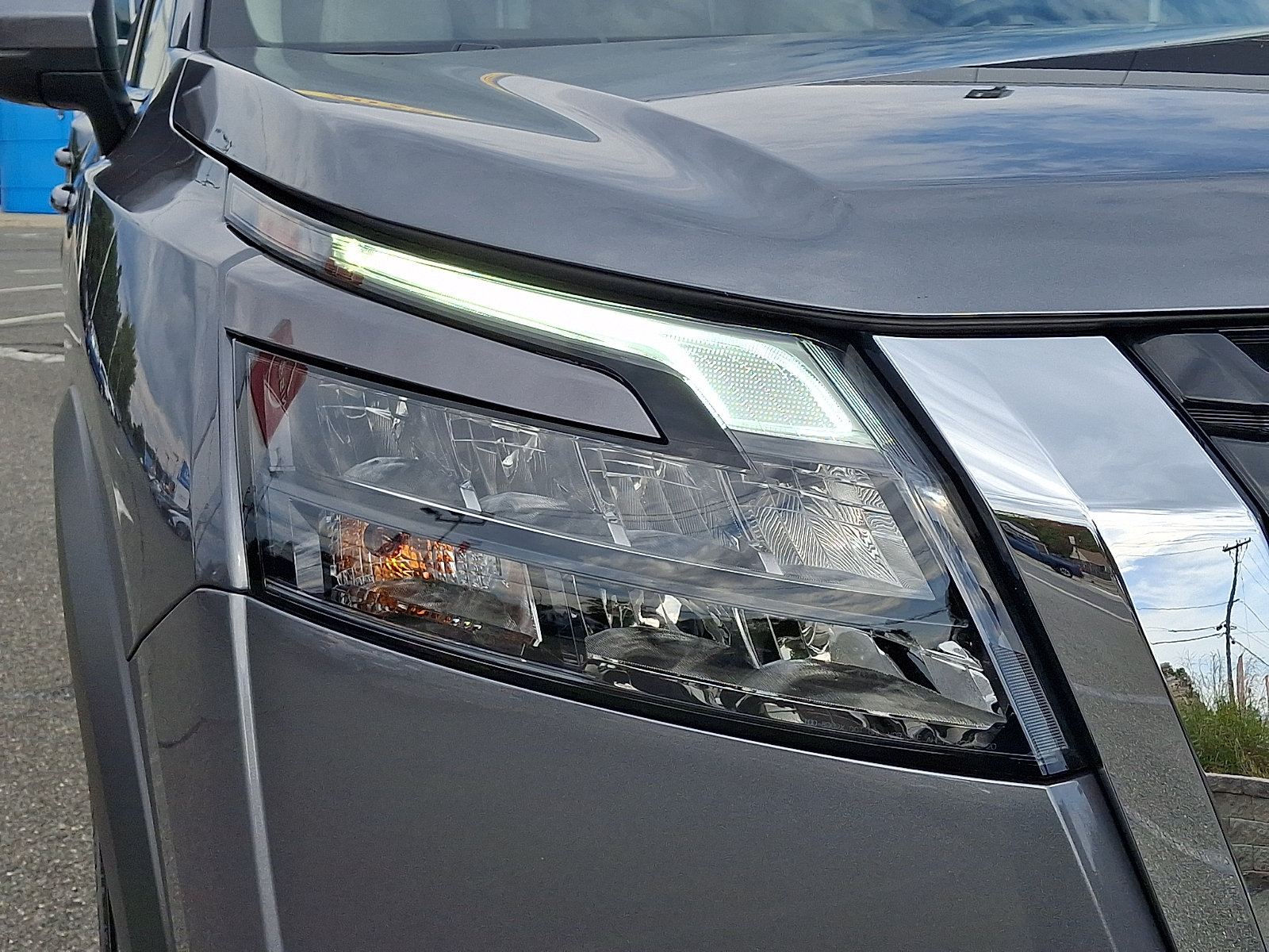 Certified 2025 Nissan Pathfinder SL AWD/4WD image 10