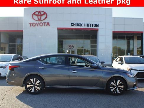 Used 2022 Nissan Altima 2.5 SL image 1