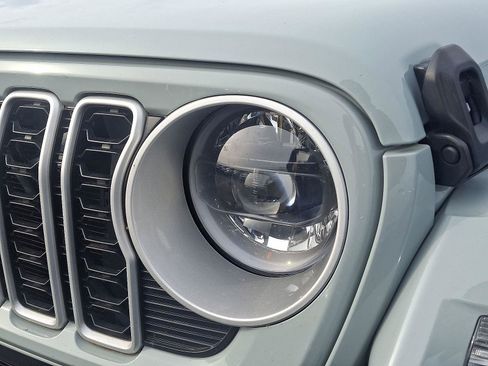 Used 2024 Jeep Wrangler Sahara w/ Technology Group image 12