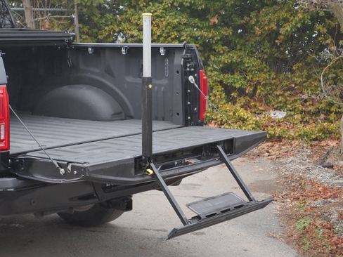 Used 2015 Ford F150 Platinum w/ Equipment Group 701A Luxury image 24