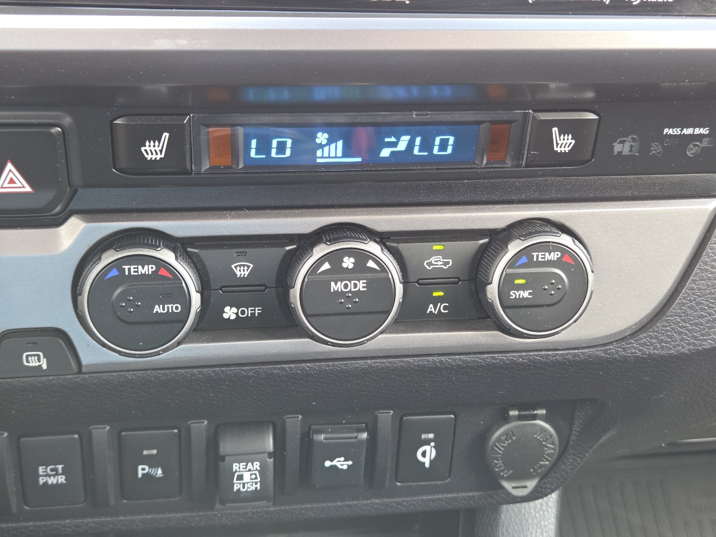 Used 2022 Toyota Tacoma Limited AWD/4WD image 36