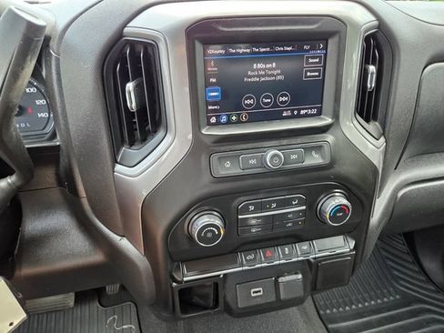 Used 2020 Chevrolet Silverado 1500 Custom w/ Custom Value Package RWD image 21