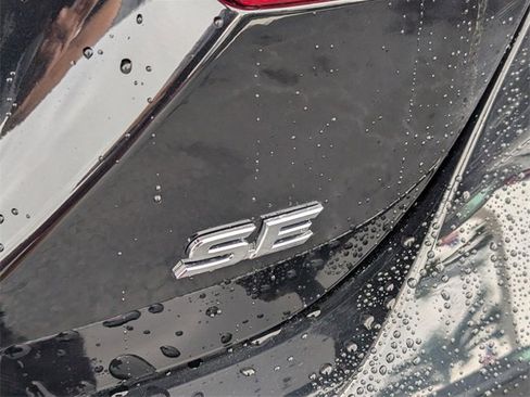 Used 2023 Toyota Camry SE image 14