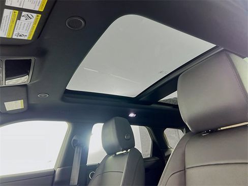 Used 2025 Land Rover Range Rover Evoque S image 17