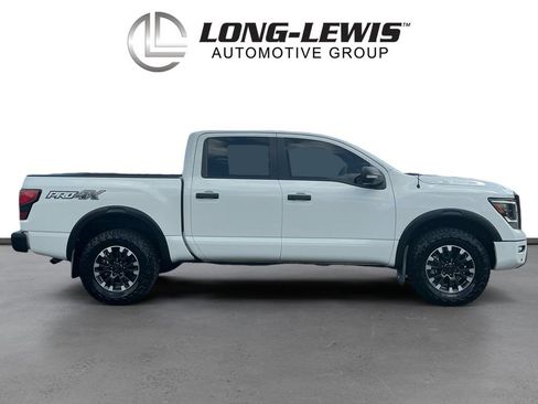 Used 2021 Nissan Titan PRO-4X w/ Pro-4x Convenience Package AWD/4WD image 8