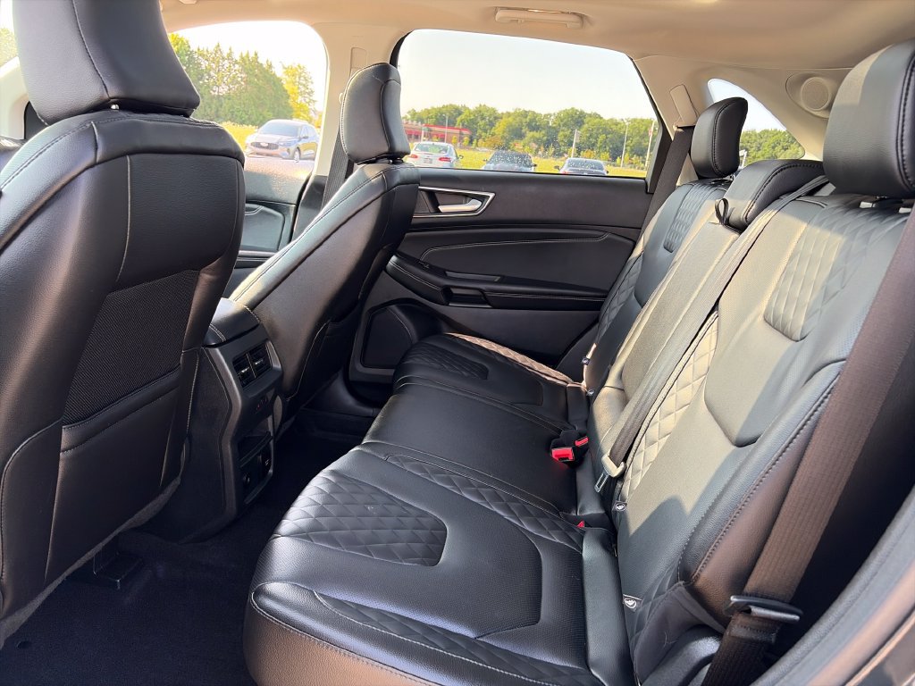 Used 2023 Ford Edge Titanium w/ Equipment Group 301A AWD/4WD image 27